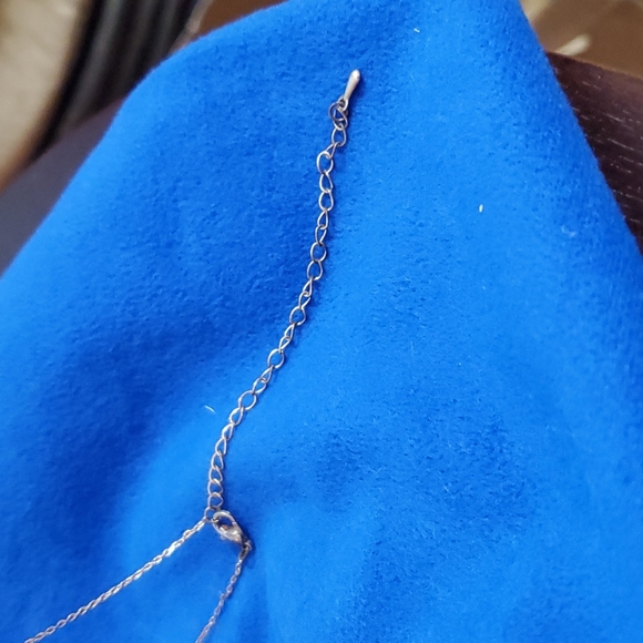 Neckless - Picture 2 of 3